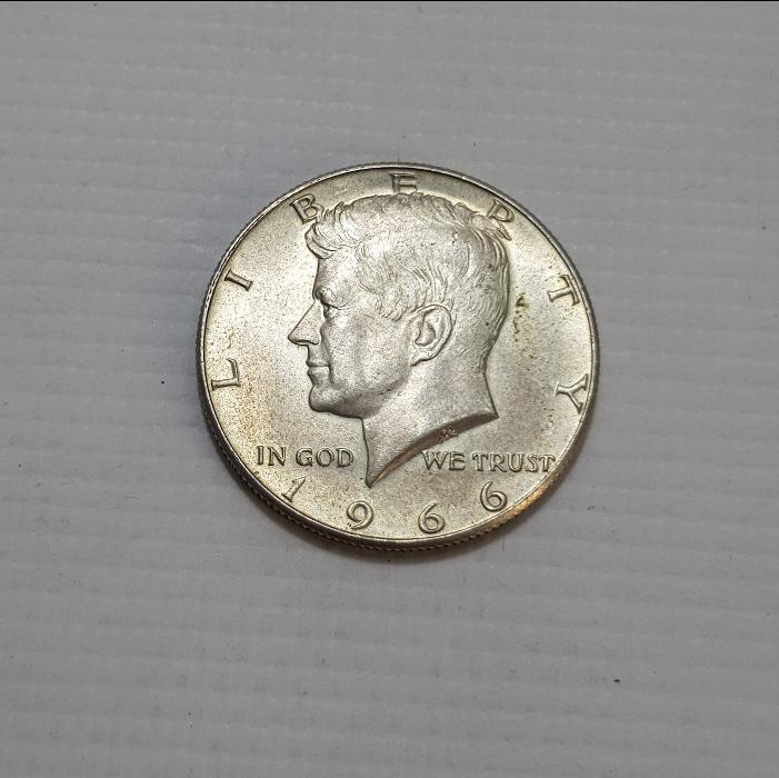 1966 UNITED STATES OF AMERICA SILVER HALF DOLLAR