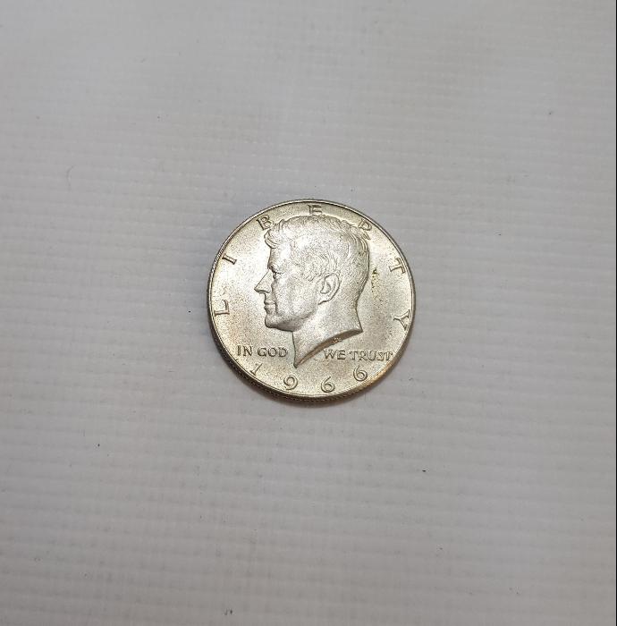 1966 UNITED STATES OF AMERICA SILVER HALF DOLLAR