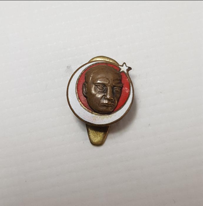 BAYRAK VE ATATÜRK TEMALI MİNELİ NADİR ROZET