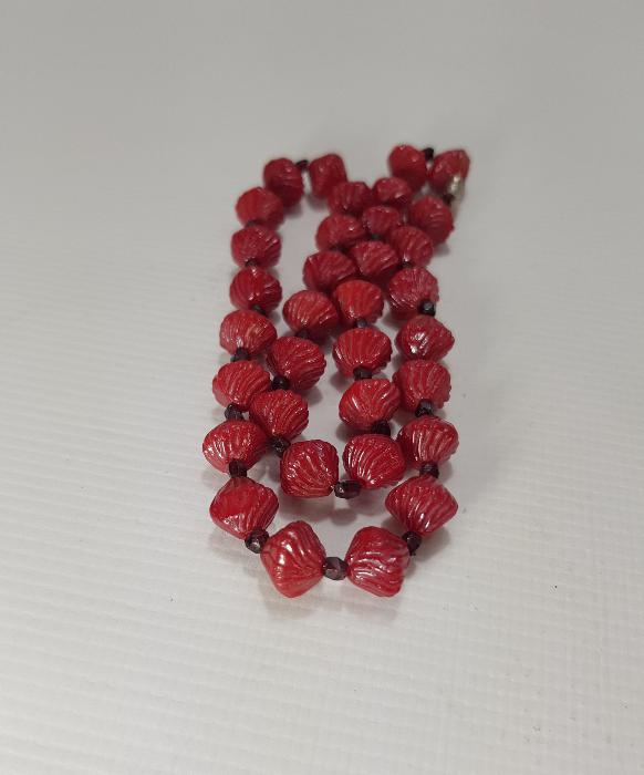 OSMANLI DÖNEMİ KIRMIZI RENKLİ NADİR BEYKOZ CAM GERDANLIK