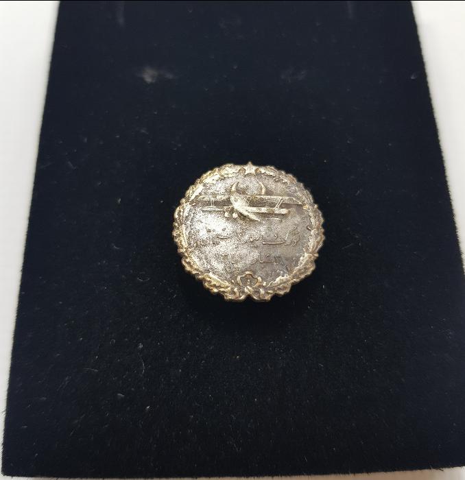 OSMANLICA YAZILI TÜRK TAYYARE CEMİYETİ ROZETİ 