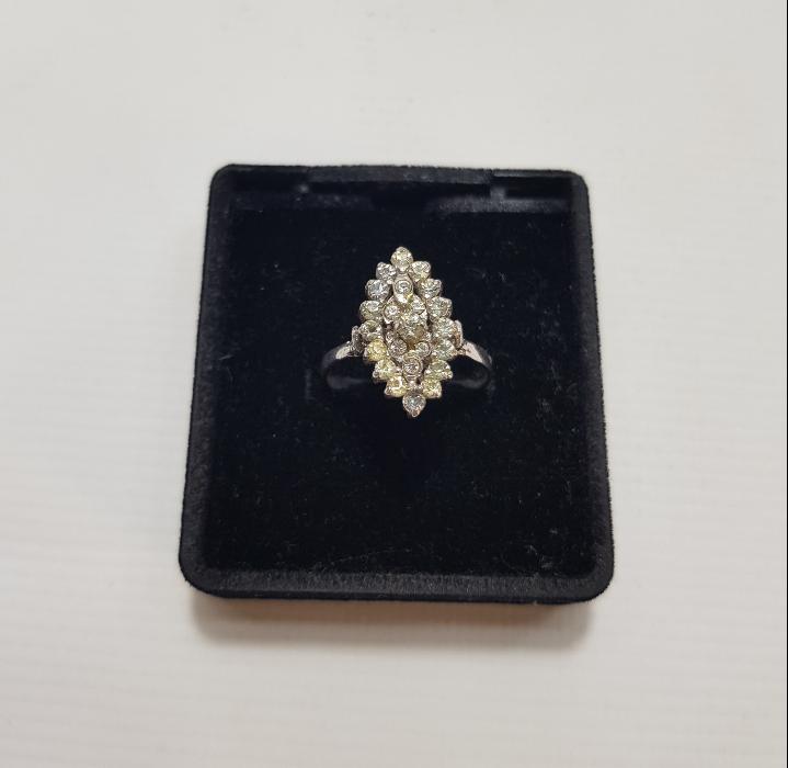 1970'LERDEN MEKİK FORMLU PIRLANTA YÜZÜK 