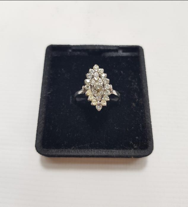 1970'LERDEN MEKİK FORMLU PIRLANTA YÜZÜK 