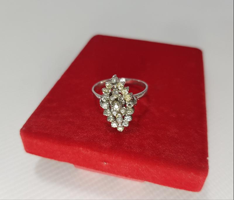 1970'LERDEN MEKİK FORMLU PIRLANTA YÜZÜK 