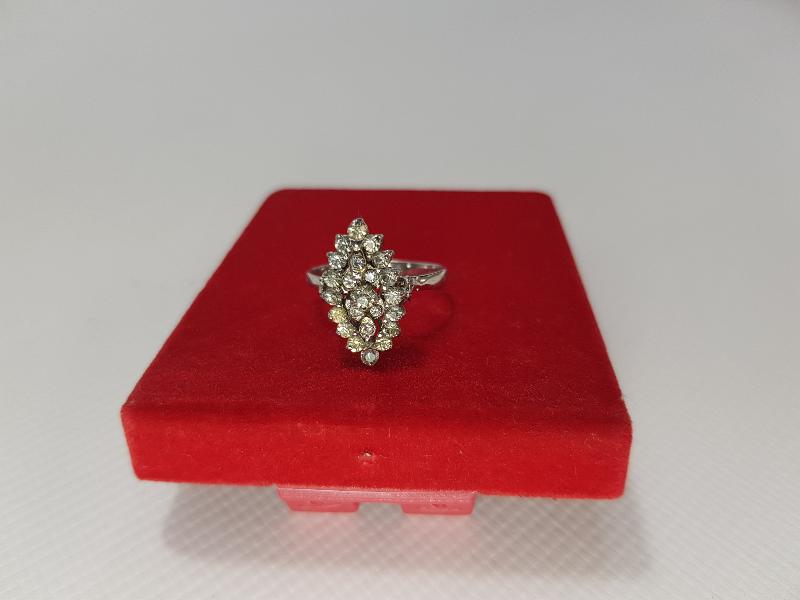 1970'LERDEN MEKİK FORMLU PIRLANTA YÜZÜK 