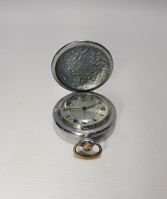 KAPAĞI GRAVÜRLERLE SÜSLÜ MOLNIA CEP SAATİ 