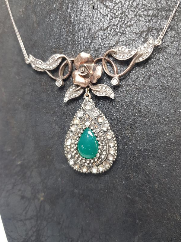 ORTASI ZÜMRÜT TAŞLI ELMAS GERDANLIK 