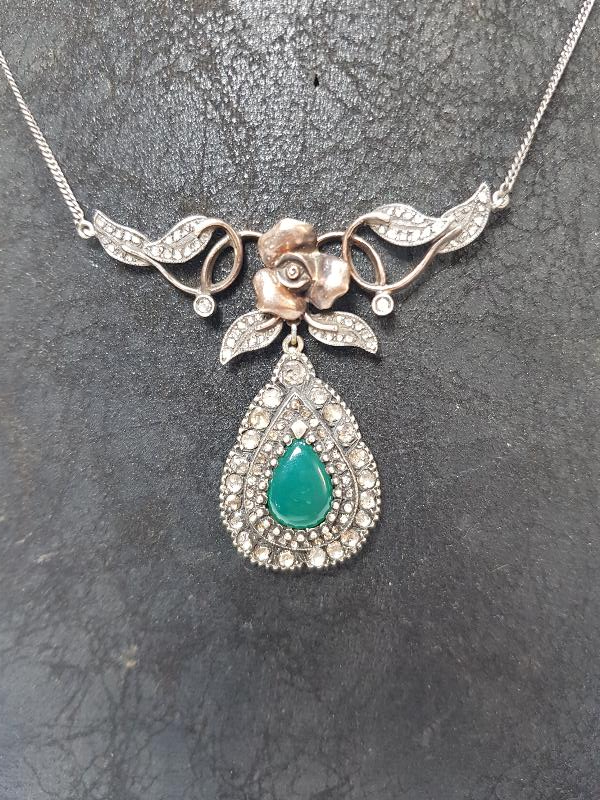 ORTASI ZÜMRÜT TAŞLI ELMAS GERDANLIK 