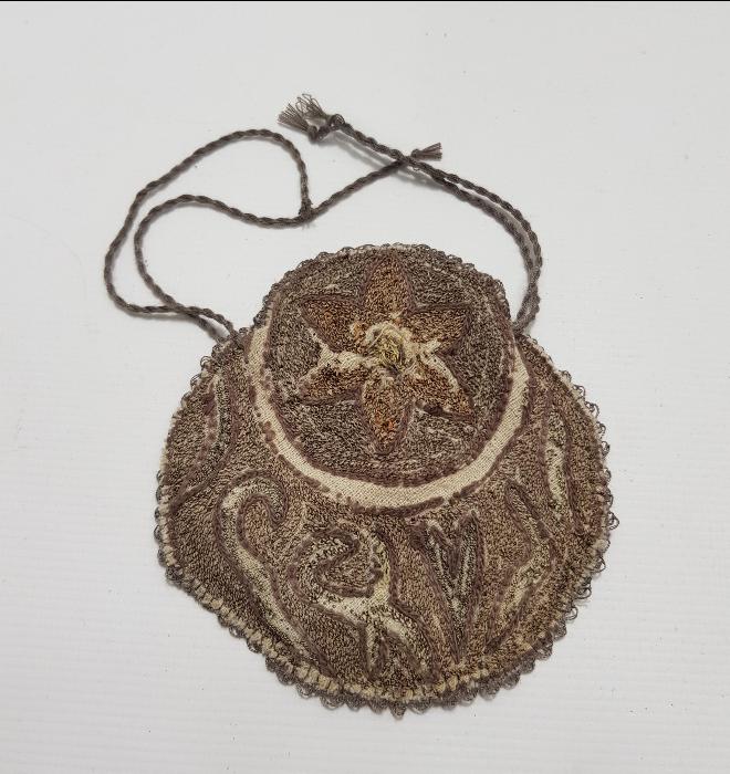 OSMANLI DÖNEMİ AY YILDIZLI VE OSMANLICA YAZILI SUZENİ İŞÇİLİKLİ KESE