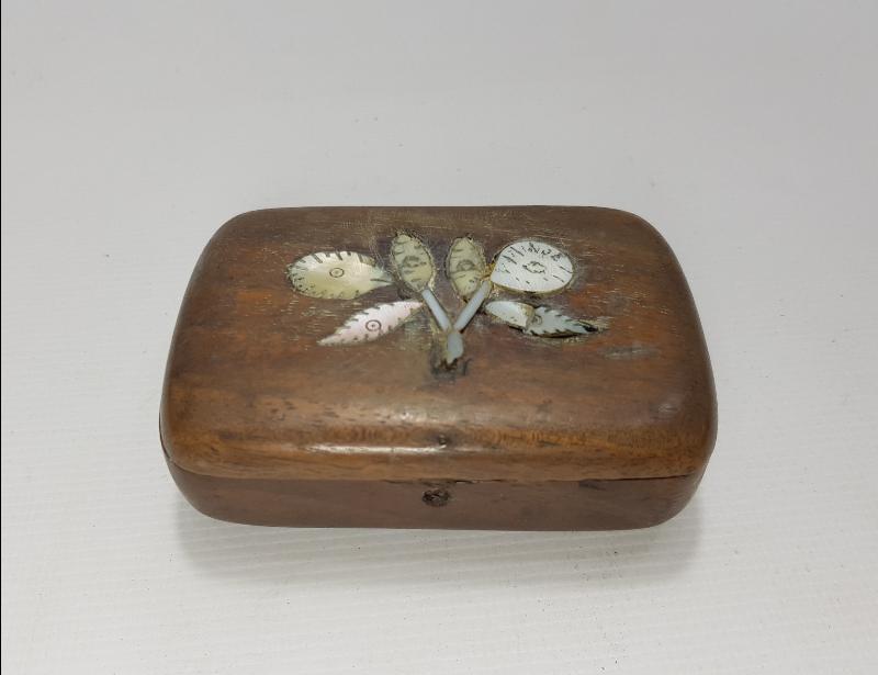 OSMANLI DÖNEMİ SEDEF KAKMA AHŞAP TÜTÜN TABAKASI 