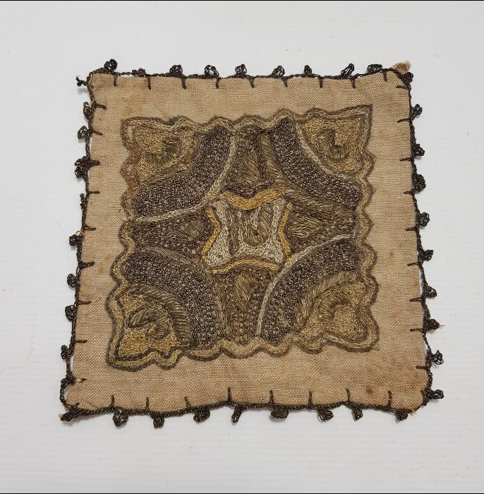 OSMANLI DÖNEMİ SUZENİ İŞÇİLİKLİ BEZ TABAK ALTLIĞI 