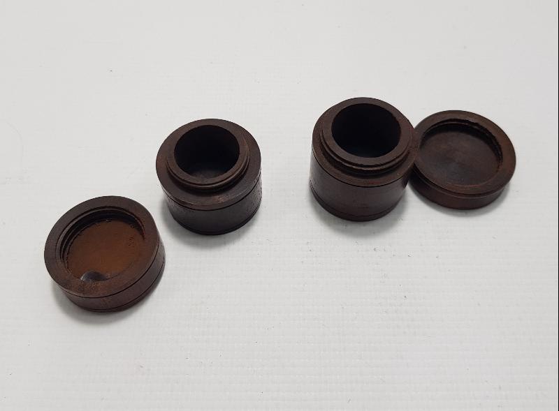 İKİ ADET MİNİ AHŞAP KUTU 