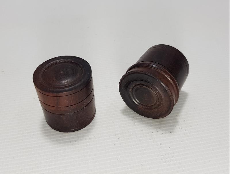 İKİ ADET MİNİ AHŞAP KUTU 