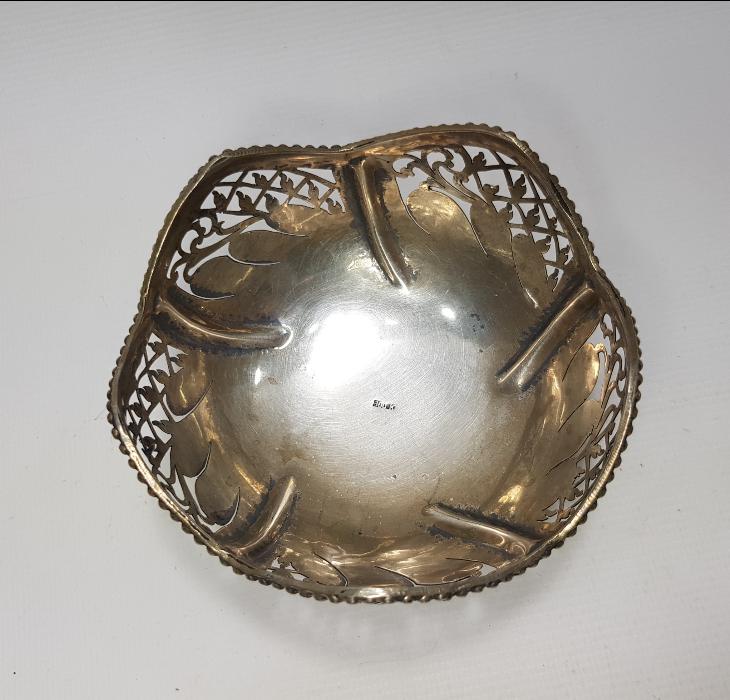 KIL TESTERE İŞÇİLİKLİ ANTİKA GÜMÜŞ ŞEKERLİK