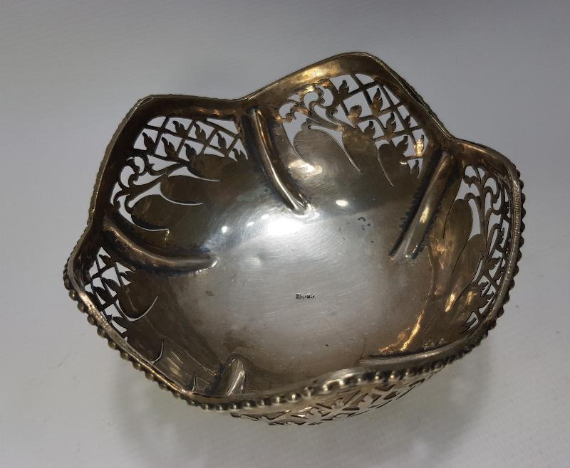 KIL TESTERE İŞÇİLİKLİ ANTİKA GÜMÜŞ ŞEKERLİK