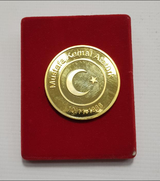 MUSTAFA KEMAL ATATÜRK VE 10 KASIM TEMALI ALTIN KAPLAMA MADALYON