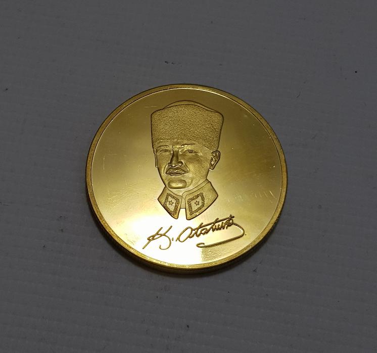 MUSTAFA KEMAL ATATÜRK VE 10 KASIM TEMALI ALTIN KAPLAMA MADALYON