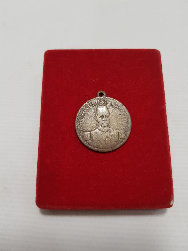 SULTAN MEHMET REŞAT RESİMLİ MEŞRUTİYET MADALYASI 