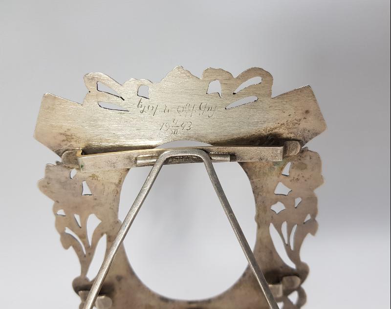 1943 TARİHLİ AJUR İŞÇİLİKLİ GÜMÜŞ RESİMLİK 