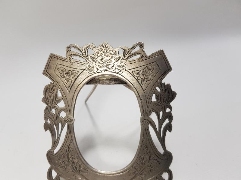 1943 TARİHLİ AJUR İŞÇİLİKLİ GÜMÜŞ RESİMLİK 