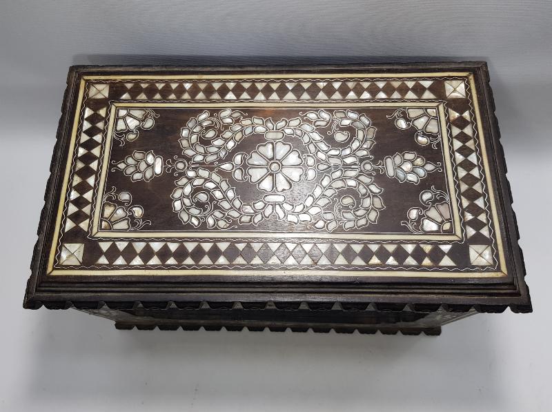 İSTANBUL İŞİ SEDEF KAKMA TEŞHİR SANDIĞI