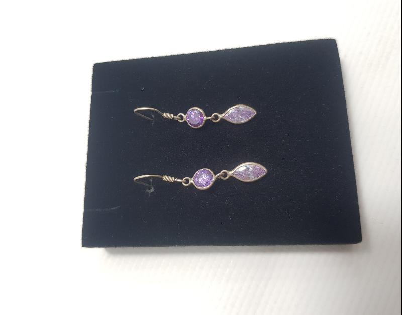 AMETİST TAŞLI GÜMÜŞ KÜPE