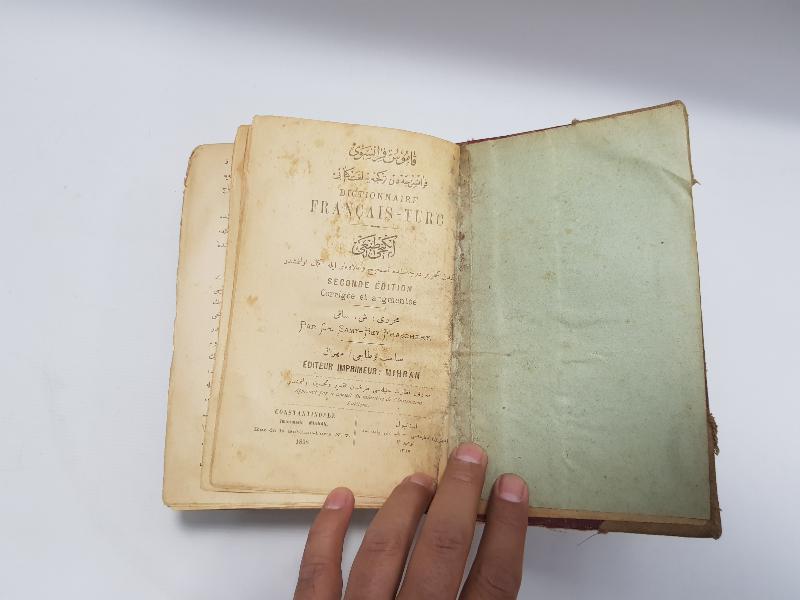 ESARET YADİGARI FRANSIZCA OSMANLICA SÖZLÜK - KAMUSU FRANSEVİ & DICTIONNAIRE FRANÇAIS - TURC 