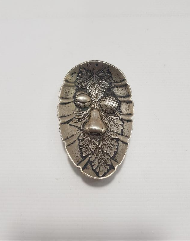 KABARTMA MEYVE DESENLERİYLE SÜSLÜ GÜMÜŞ İKRAMLIK 