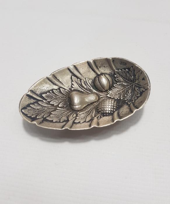 KABARTMA MEYVE DESENLERİYLE SÜSLÜ GÜMÜŞ İKRAMLIK 