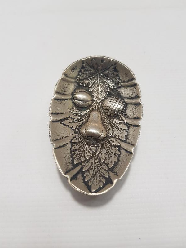 KABARTMA MEYVE DESENLERİYLE SÜSLÜ GÜMÜŞ İKRAMLIK 