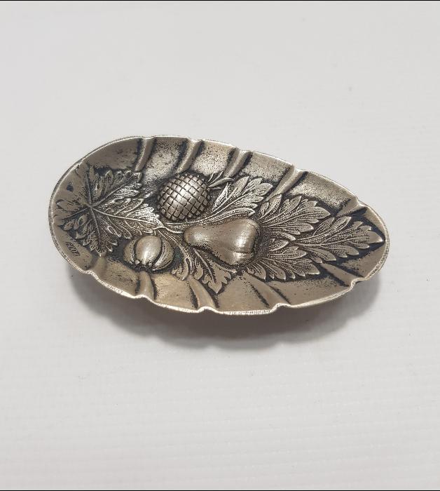 KABARTMA MEYVE DESENLERİYLE SÜSLÜ GÜMÜŞ İKRAMLIK 