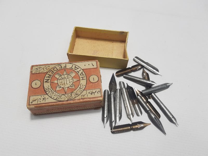 OSMANLICA YAZILI HATTAT DİVİT UÇLARI KUTUSU