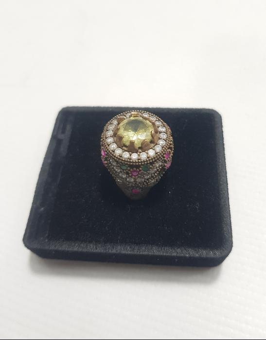 ÜZERİ TAŞLARLA SÜSLÜ GÜMÜŞ HÜRREM YÜZÜĞÜ