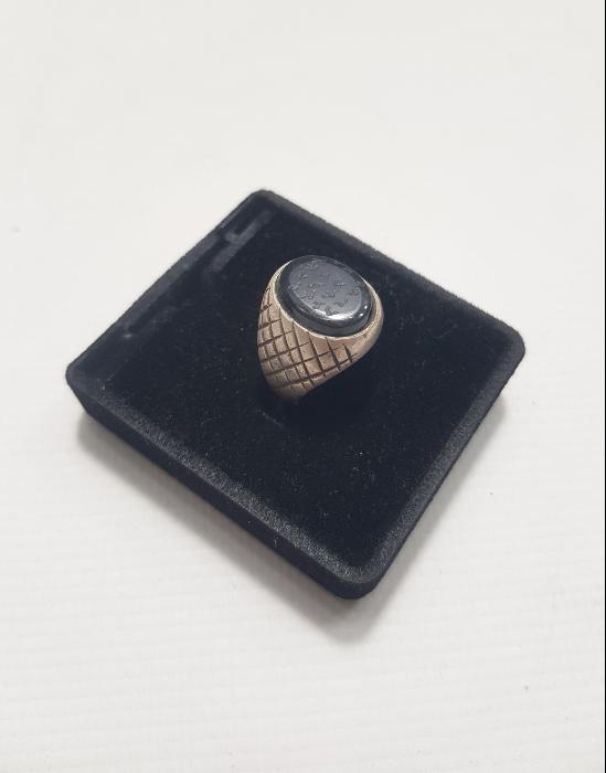 ÜZERİ VEFKLERLE SÜSLÜ OLT TAŞLI GÜMÜŞ YÜZÜK