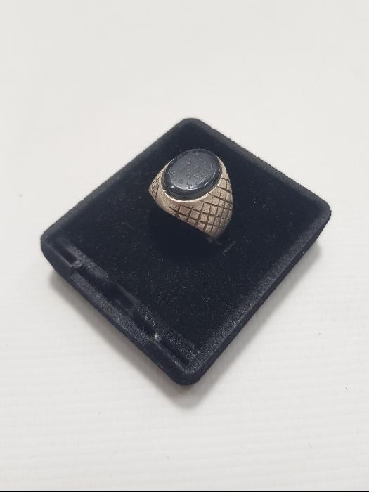 ÜZERİ VEFKLERLE SÜSLÜ OLT TAŞLI GÜMÜŞ YÜZÜK