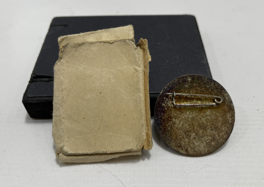 ORJİNAL KUTUSUNDA MİNELİ KORE SAVAŞI ROZETİ