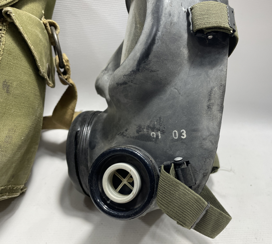 2. DÜNYA SAVAŞI DÖNEMİ ORJİNAL ÇANTASINDA GAZ MASKESİ