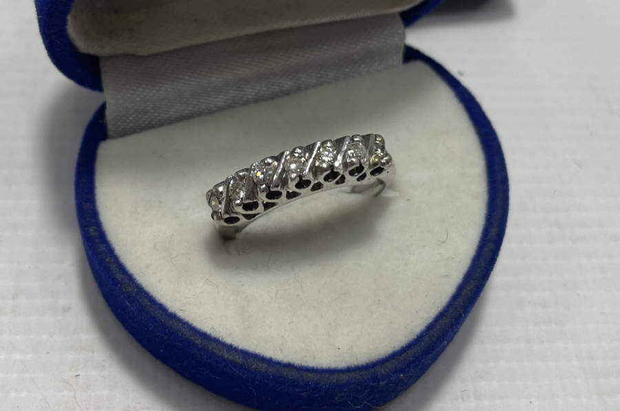 7 TAŞ PIRLANTA ANTİKA YÜZÜK