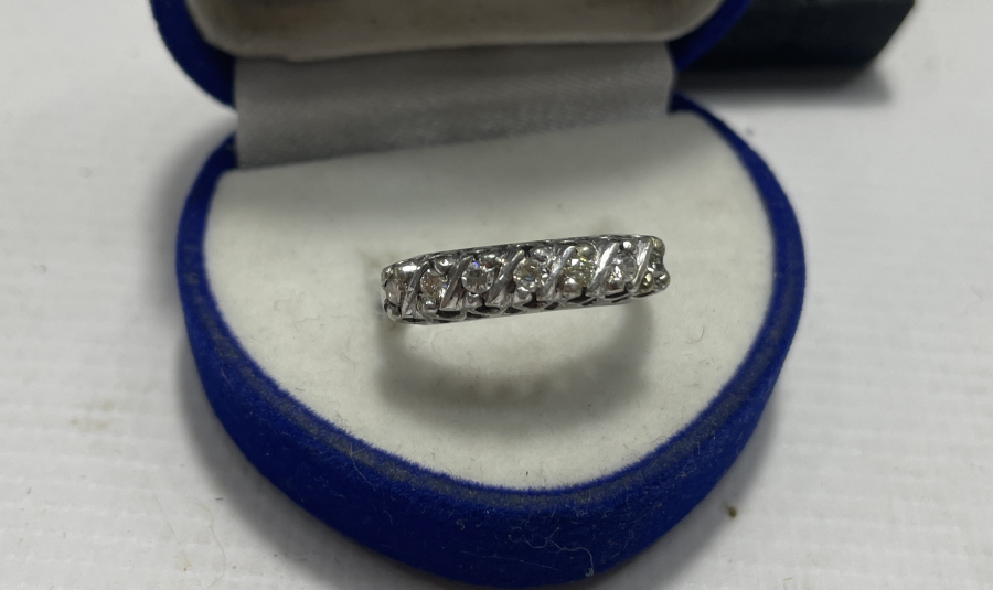 7 TAŞ PIRLANTA ANTİKA YÜZÜK