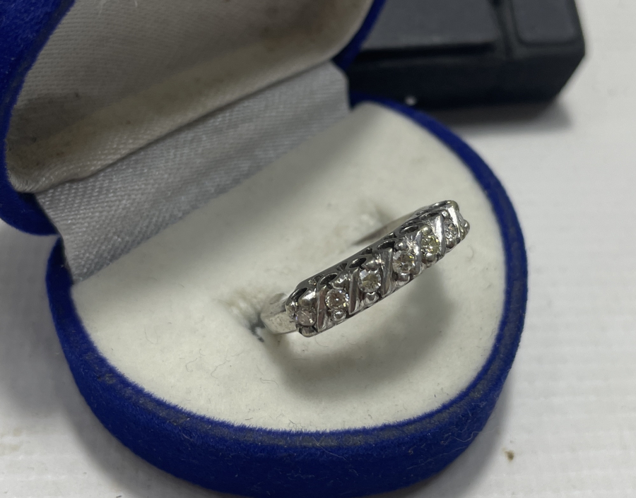 7 TAŞ PIRLANTA ANTİKA YÜZÜK