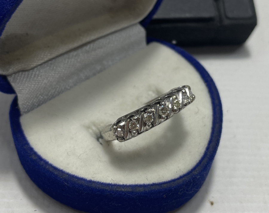 7 TAŞ PIRLANTA ANTİKA YÜZÜK