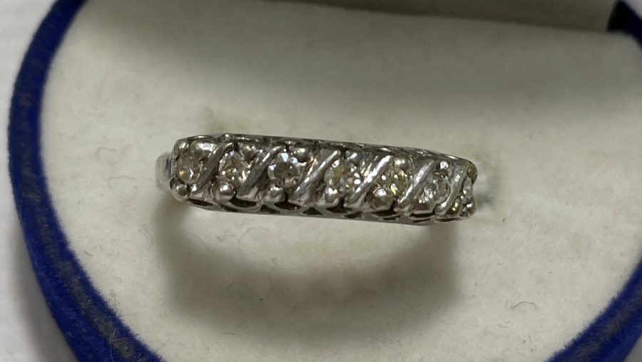 7 TAŞ PIRLANTA ANTİKA YÜZÜK