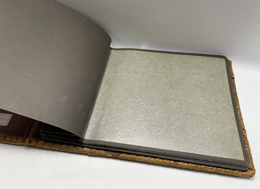 DEVE DERİSİNDEN YAPILMIŞ LATERNALI BÜYÜK BOY FOTOĞRAF ALBÜMÜ