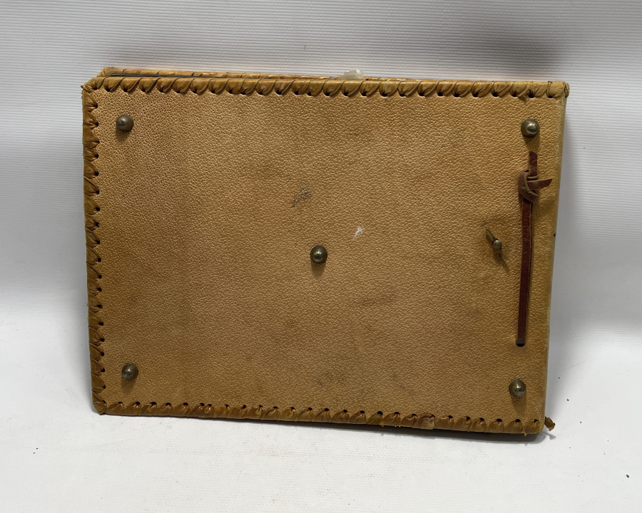 DEVE DERİSİNDEN YAPILMIŞ LATERNALI BÜYÜK BOY FOTOĞRAF ALBÜMÜ