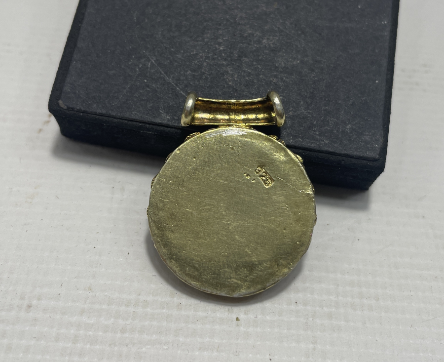 GÜVERSE İŞÇİLİKLİ ALTIN KAPLAMA GÜMÜŞ KOLYE UCU