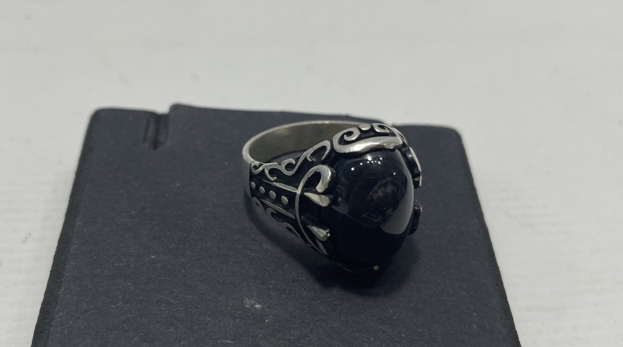 İKİ YANINDA MÜSENNA VAV BULUNAN GÜMÜŞ YÜZÜK