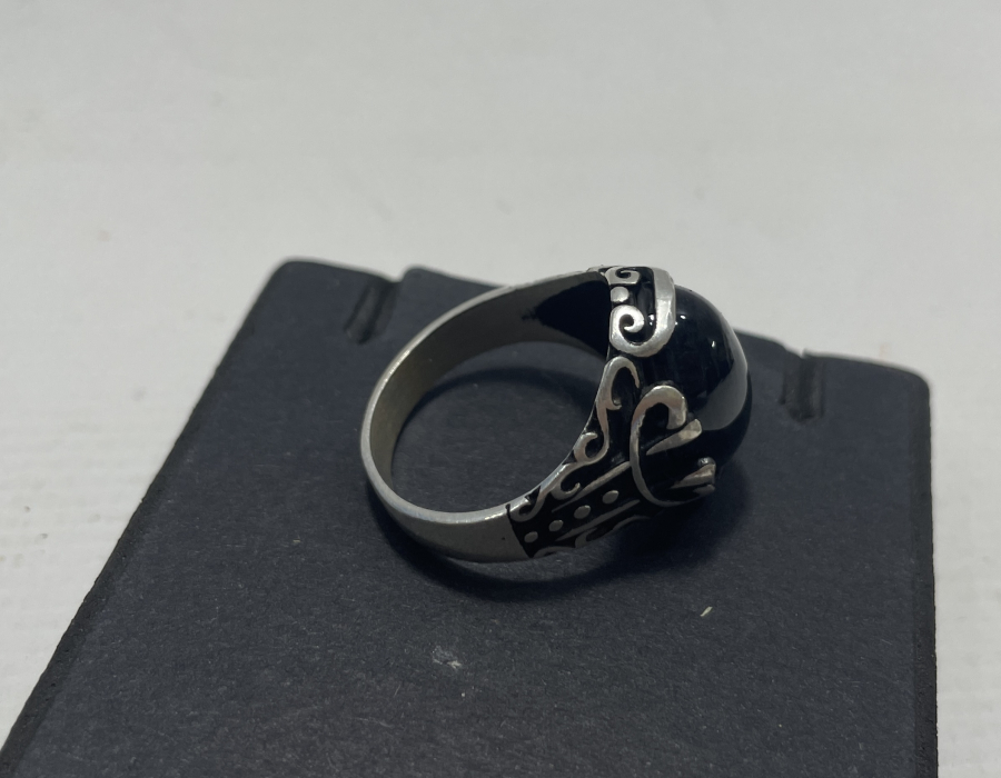 İKİ YANINDA MÜSENNA VAV BULUNAN GÜMÜŞ YÜZÜK