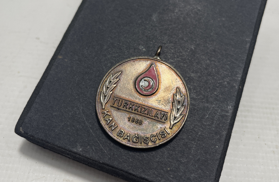 MİNELİ KIZIL AY KAN BAĞIŞÇISI MADALYASI