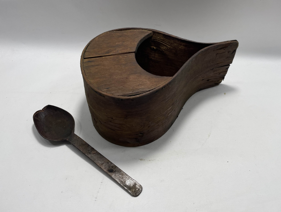 OSMANLI DÖNEMİ NADİR FORMDA BÜYÜK BOY AHŞAP KAŞIKLIK