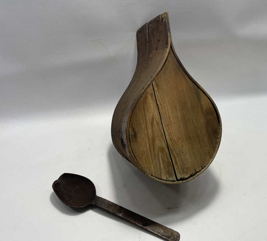OSMANLI DÖNEMİ NADİR FORMDA BÜYÜK BOY AHŞAP KAŞIKLIK